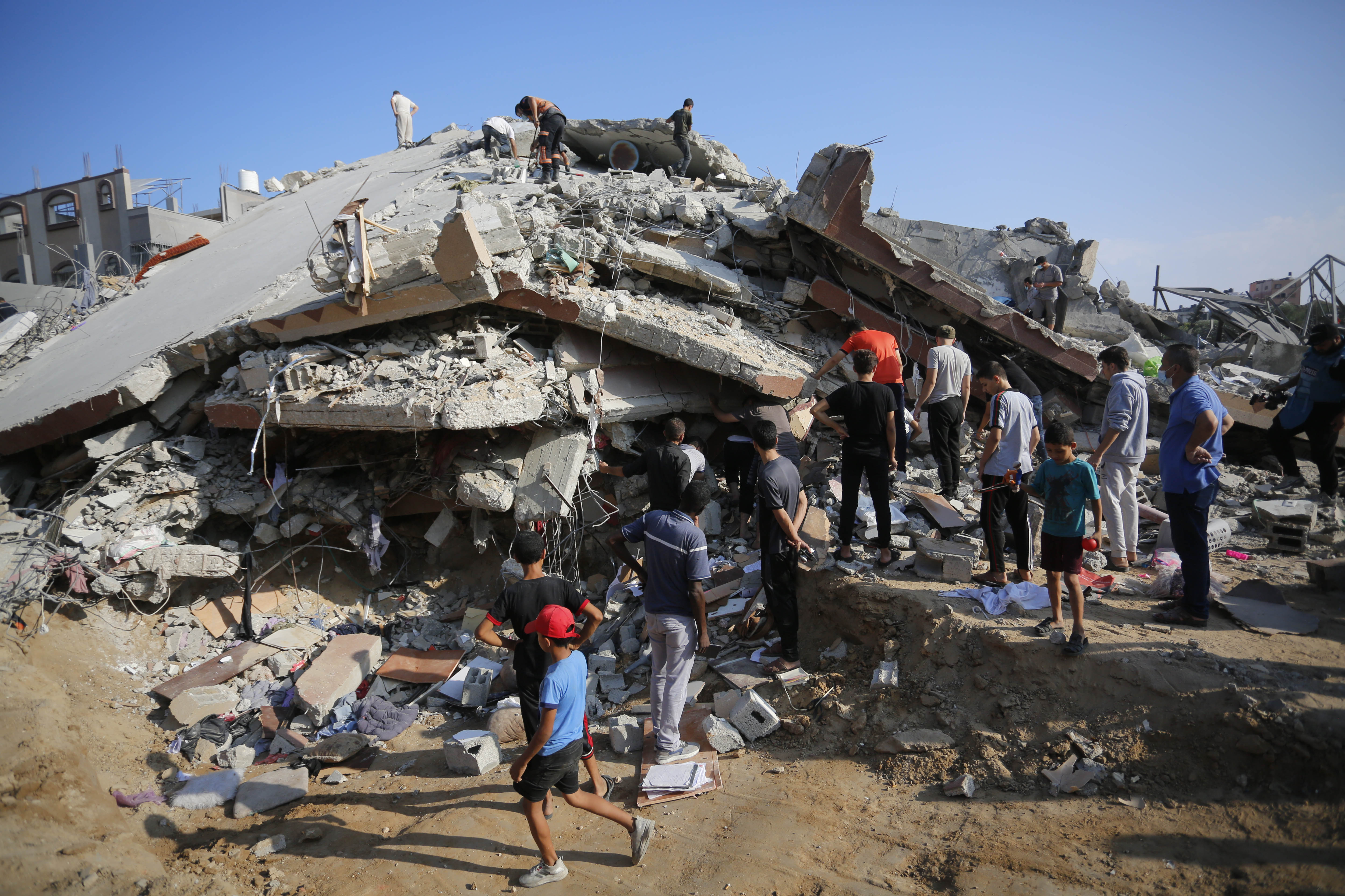 شاهد صور لخراب ودمار واسع في جباليا جراء القصف الإسرائيلي