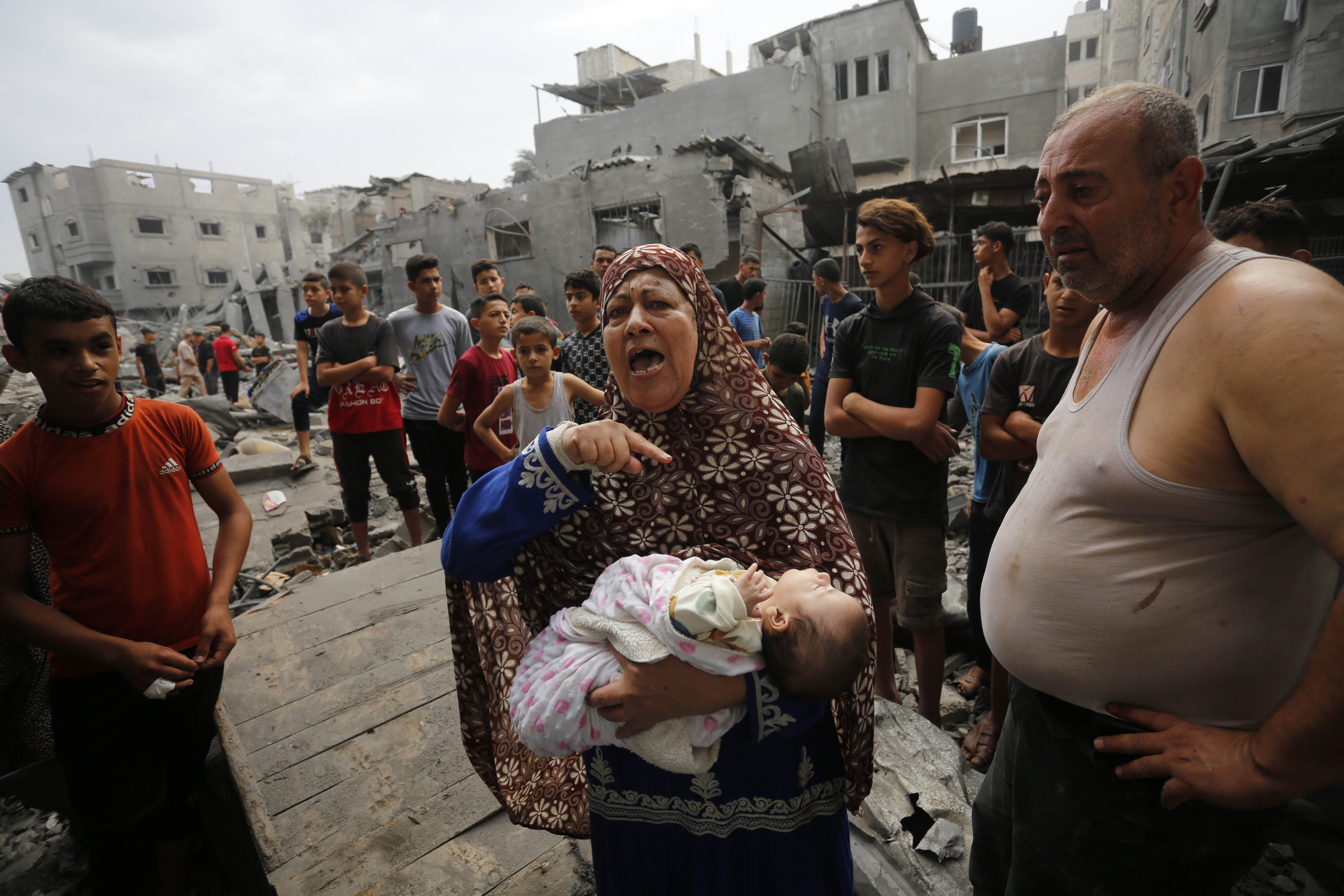 شاهد صورا لآثار الدمار والخراب في غزة بعد قصفها