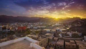 سكان عدن يستقبلون رمضان بمعاناة منقطعة النظير جراء استمرار أزمة الكهرباء (تقرير)