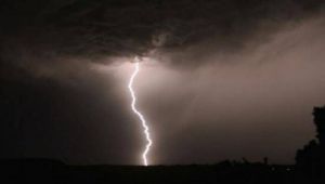 وفاة فتاتين بصاعقة رعدية جنوبي تعز