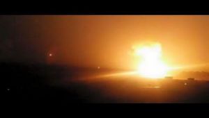 طيران التحالف يشن غارات عنيفة على مواقع وأهداف بالعاصمة صنعاء ومحيطها (فيديو)