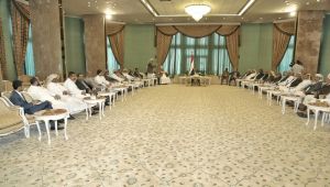الفريق علي محسن: الانقلابيون يسعون لإلغاء حزب المؤتمر والتفرد بالسلطة والقوة والقرار الشعبي