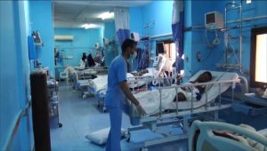 عضو بالمجلس الطبي اليمني: ممرضون وقابلات يقومون بإجراء عمليات جراحية