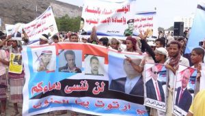 يمنيون وعرب يردون على المجلس الانتقالي: اليمن ترفض الانقسام