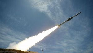 فضائية: مليشيا الحوثي تطلق صاروخا بالستياً باتجاه السعودية