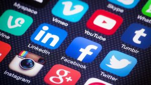 هل تؤثر تعليقات المتابعين في وسائل التواصل الاجتماعي على أفكار وقناعات الشخصيات؟ (تقرير)
