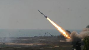 الحوثيون يعلنون استهداف مدينة عسير السعودية بصاروخ باليستي