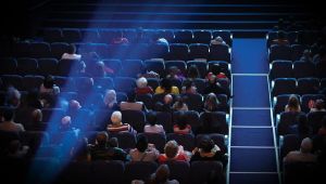 بعد حظر 35 عاما.. افتتاح أول دار سينما في السعودية