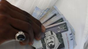 مع تزايد الأعباء.. القروض تثقل كاهل السعوديين