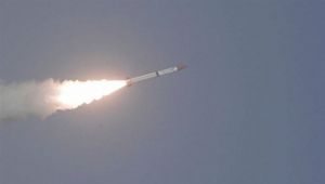 الدفاعات السعودية تدمر صاروخا بالستيا أطلقته المليشيا باتجاه أراضي المملكة