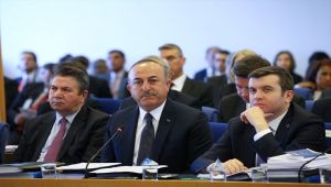 وزير الخارجية التركي ينتقد سياسة الرياض وأبو ظبي في اليمن
