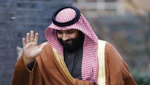 لافتة صادمة لابن سلمان على مقر نقابة صحفيي تونس (شاهد)