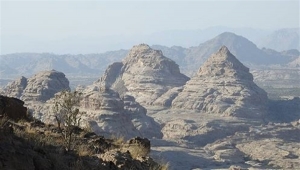 الجيش الوطني يحرر سلسلة جبلية في صعدة