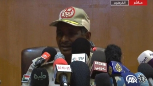 عسكر السودان يلوحون بالقوة لفرض النظام