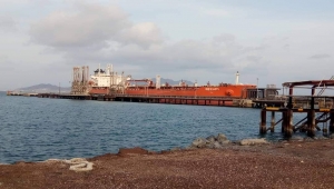 التحالف: منحنا تصريح دخول لسفينة وقود إلى الحديدة