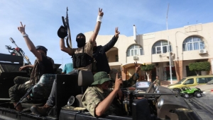 خسر مدنا إستراتيجية.. ماذا وراء "السقوط المدوي" لحفتر غربي ليبيا؟