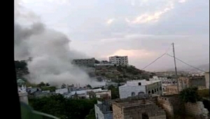 جماعة الحوثي تفجر منزلين بعبوات ناسفة شرقي مدينة تعز
