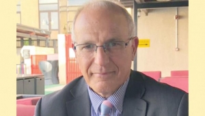 مايكل آرون: وجود السفير الإيراني في صنعاء غير شرعي