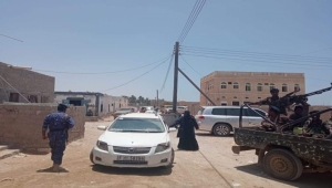 أمن المهرة يداهم وكرا لعصابات تمتهن بيع وترويج المخدرات بالغيضة