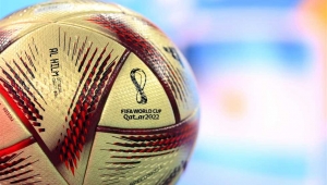 قطر تسلم كرة استضافة كأس العالم 2026 لكندا وأمريكا والمكسيك