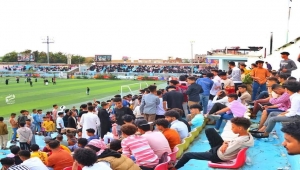 بسبب صور "طارق صالح".. جرحى بعراك واشتباكات مسلحة في ميدان الشهداء بمدينة تعز