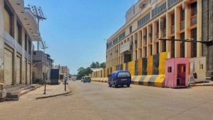 وسط انهيار جنوني للعملة الوطنية.. البنك المركزي يعلن عن مزاد لبيع 30 مليون دولار