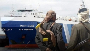 تقرير أمريكي: إدارة ترامب تواجه نفس الخيار الذي أربك بايدن بشأن إنهاء تهديد الحوثيين بالبحر الأحمر (ترجمة خاصة)