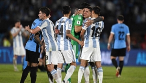 الأرجنتين تفوز على الأوروجواي بهدف في تصفيات مونديال 2026