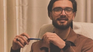 من هو منشد حزب الله الذي تجسس لصالح إسرائيل وأطاح برؤوس الحزب؟