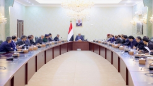 في أول اجتماع.. بن بريك يوجه الوزراء بخطط عاجلة التنفيذ في أول 100 يوم للحكومة اليمنية