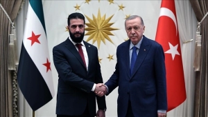 أردوغان يبحث مع الشرع آخر التطورات في سوريا