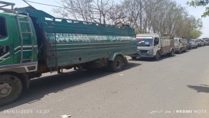 الحوثيون يمنعون دخول صهاريج المياه إلى تعز