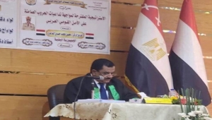 بين السخرية والتندر.. جدل في اليمن بعد نيل وزير الدفاع درجة الدكتوراة في "الحروب الصامتة"