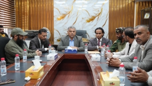 تنفيذا لقرار الزبيدي.. مليشيا الانتقالي تمكن المنصوري من عمله وكيلا لمحافظة عدن