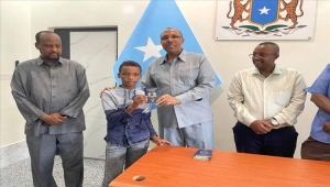 بعد 8 سنوات من التوقف.. سفارة الصومال في اليمن تستأنف إصدار الجوازات لمواطنيها