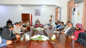 محافظ تعز يؤكد على دور المقاومة لإسناد الجيش ودعم معركة التحرير