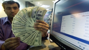 تحرير الدولار الجمركي.. بين الإصلاحات الاقتصادية وآثارها على الأسعار (تقرير)