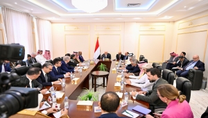 العليمي: نرفض إجراءات الانتقالي واليمنيون قادرون على ردع تحركاته