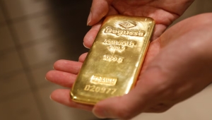 الذهب يصعد بعد قرار خفض الفائدة والفضة تسجل ارتفاعا قياسيا