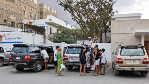 سقطرى في واجهة الأحداث والحضور الدولي بسبب السياح الأجانب