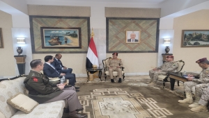 وزير الدفاع يلتقي القائم بأعمال سفارات أمريكا والصين لدى اليمن لأول مرة منذ تعيينه