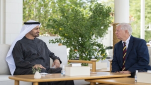 سيناتور أمريكي ينحاز للإمارات ويهاجم السعودية ويروج لسلامة بن زايد .. ما وراء تصريحاته؟