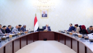 بينهم وزير الدفاع.. مغادرة العديد من الوزراء لمدينة عدن صوب الرياض