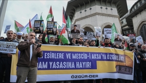 وقفة في إسطنبول رفضا لحصار "الأقصى" وإعدام الأسرى