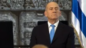 أولمرت: اليهود يرتكبون جرائم ضد الإنسانية وتطهيرا عرقيا بالضفة