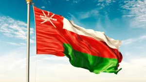 عُمان: إصابة وافدين إثر استهداف مبنى سكني لموظفي إحدى الشركات