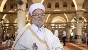 خطيب المسجد الأقصى يرفض تهمة التحريض ويتمسك بالدعاء للشهداء