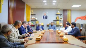 خلال لقائه وفد أممي.. محافظ عدن: أولوية السلطات المحلية تحسين الخدمات والأوضاع المعيشية ومحاربة الفساد
