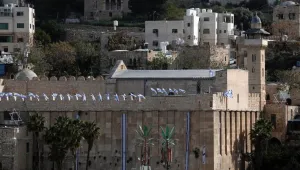 الخليل.. إسرائيل تغلق الحرم الإبراهيمي وتقمع مصلين بعيد الأضحى