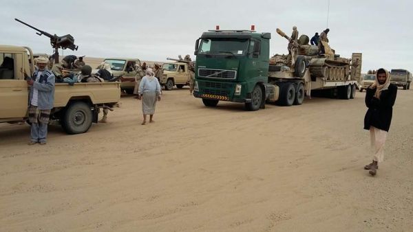 وحدات تابعة لقوات الشرعية تحتجز 31 شاحنة محروقات للحوثيين في بيحان شبوة